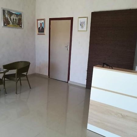 Lee Bed & Breakfast Francistown Exterior foto